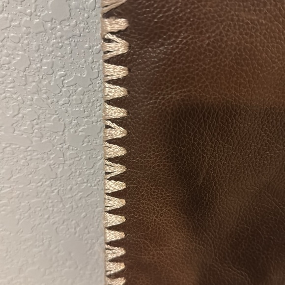 Frye clutch with crossbody strap - Picture 5 of 7